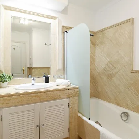 Bahia De Modern Apartment Marbella