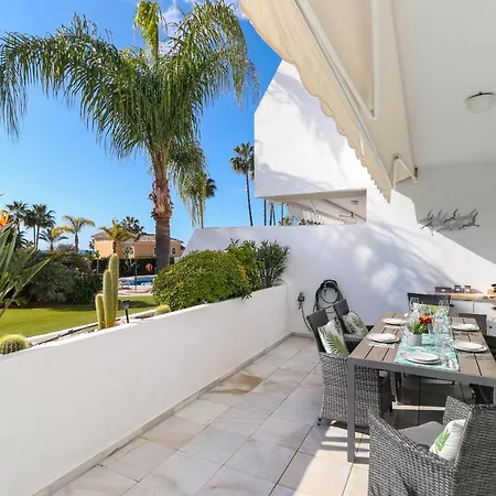 Bahia De Modern Apartment Marbella